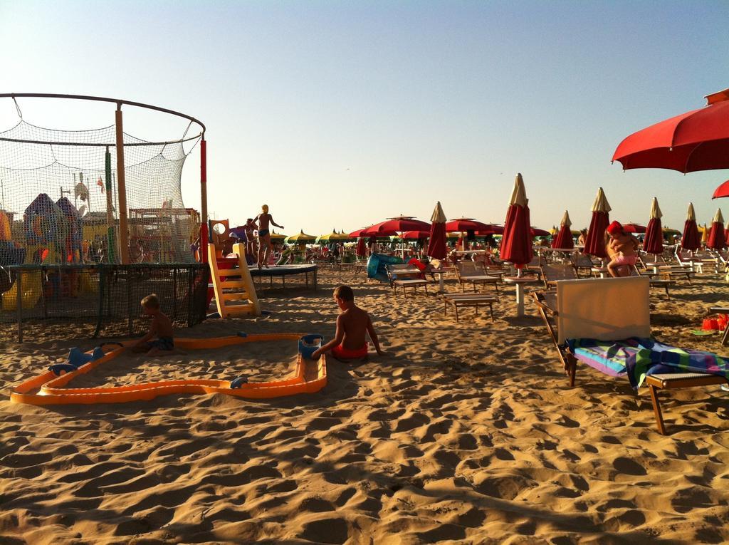 Hotel Annetta Rimini Exterior photo